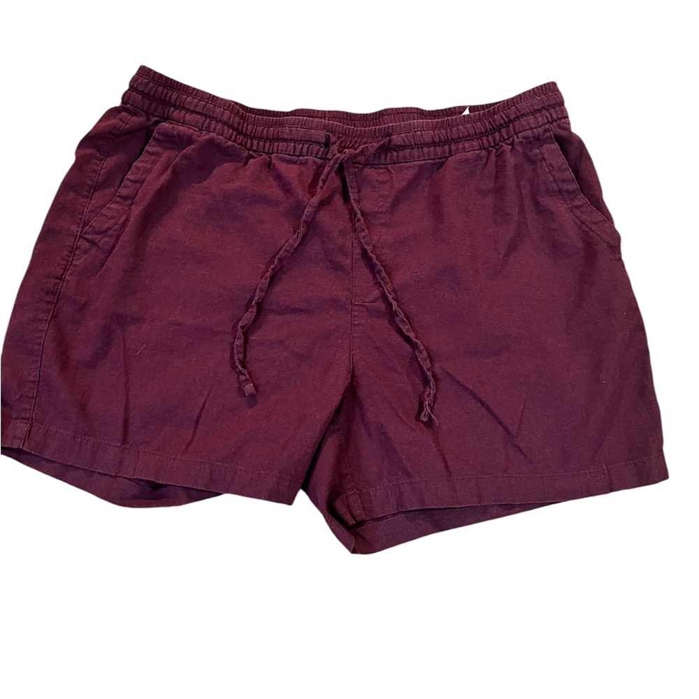 Old Navy Womens Athletic Shorts in Burgundy